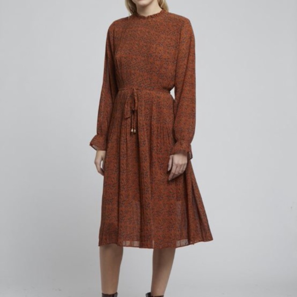 Ouifa pleated star leaf midi dress